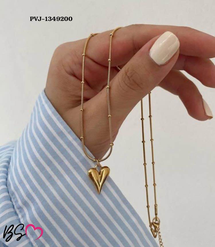Elegant Golden Necklace