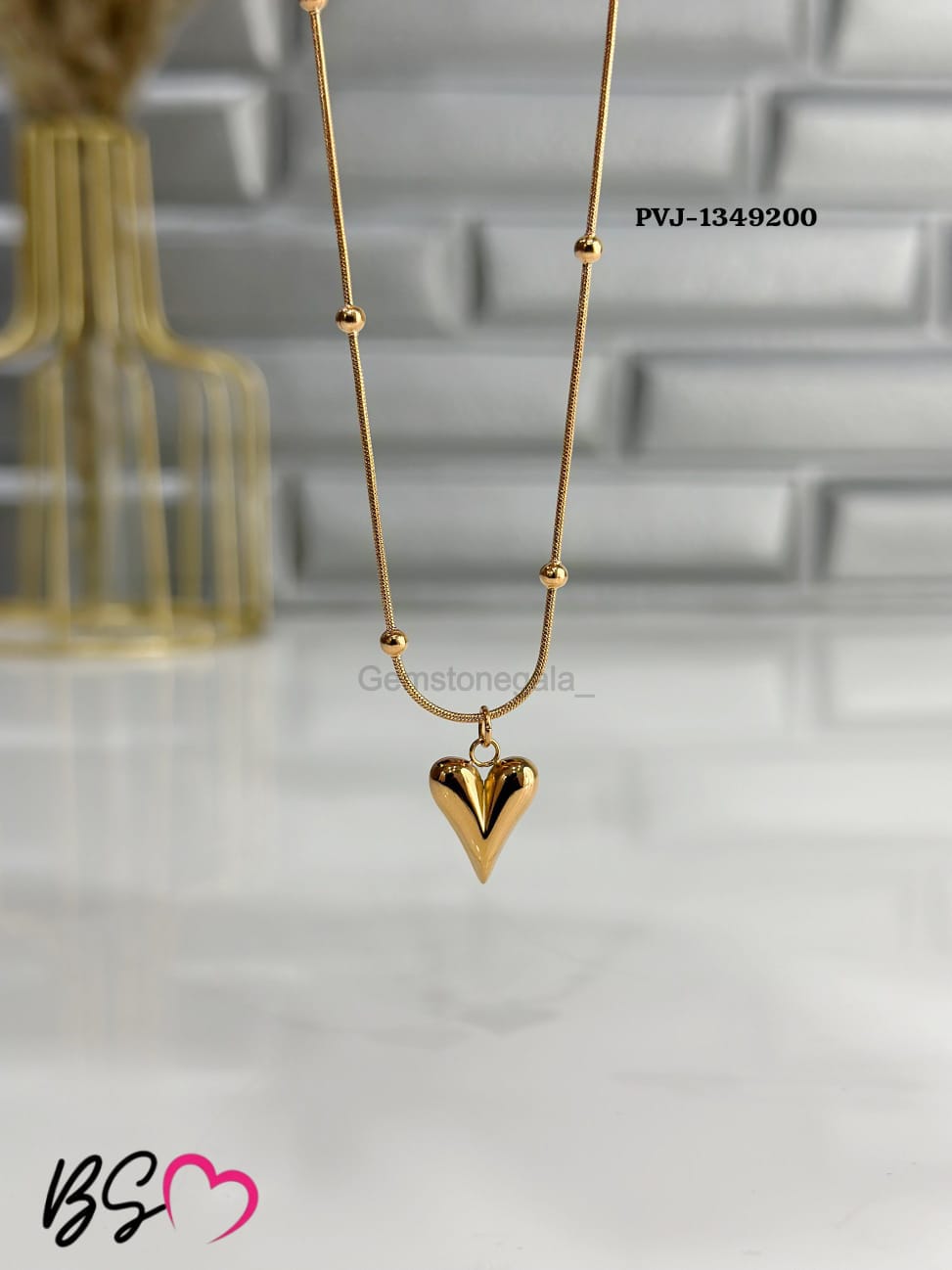 Elegant Golden Necklace